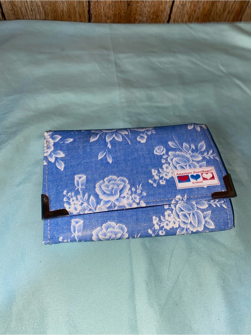 Blue and white floral American sweetheart by habana vinyl wallet